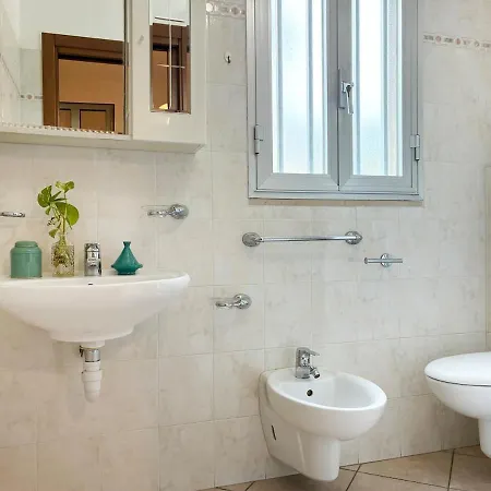 Holihome Nepa 3 Apartment *